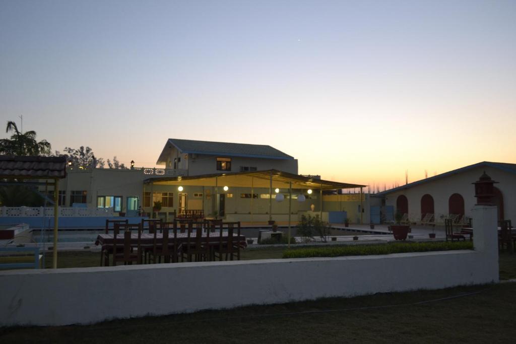 Swaraj Resorts Bharatpur Exterior photo